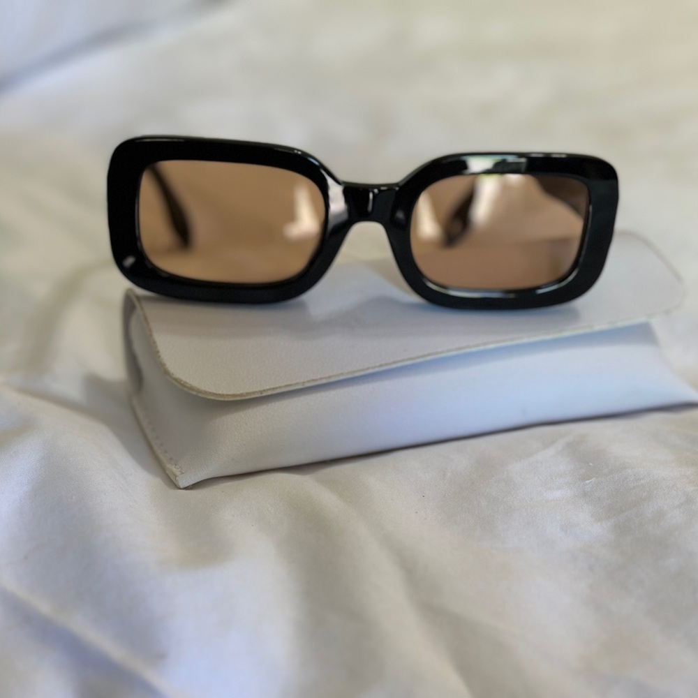 Elisa Johnson Lexi Sunglasses - Black